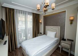 The Charm Hotel - Old City 3