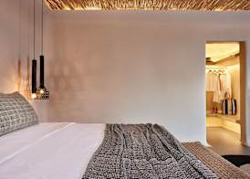 Incognito Beach Villa Santorini 2