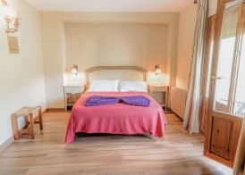 HOSTAL RIO ARA BELLOSTA by Vivere Stays 3