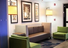 Holiday Inn Express & Suites ATHENS by IHG 4