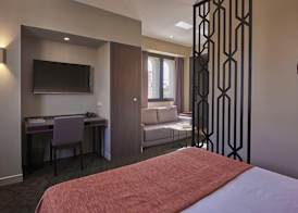 M Suite Hotel 4