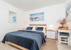 Apartments and Room Lora 2
