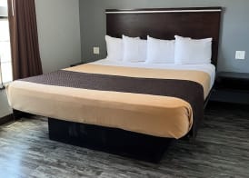 Laguna Inn & Suites 3