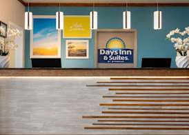 Days Inn by Wyndham Suites Fredericksburg 2
