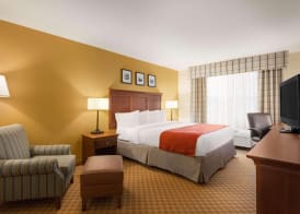 Country Inn & Suites by Radisson, Holland, MI 5