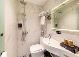 Moli Hotel (Guangzhou Yongqingfang Zhongshan 8th Road Subway Station) 3