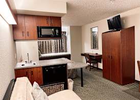 WELCOME INN & SUITES 3