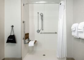 Holiday Inn Express & Suites QUEENSBURY - LAKE GEORGE AREA by IHG 2