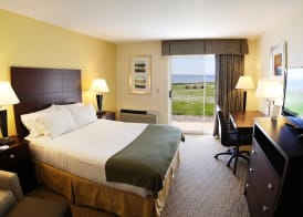 Holiday Inn Express ST. IGNACE-LAKE FRONT by IHG 4