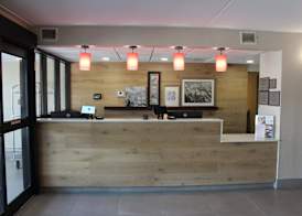 Country Inn & Suites by Radisson, Dunbar - Charleston 3