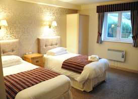 Strawberry Bank Hotel, NEC 5