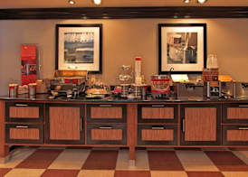 Hampton Inn Defiance 5