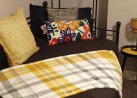 Apartment - Sleeps 5 Free parking & Sun terrace 5