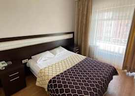 THE ROSE OTEL 4