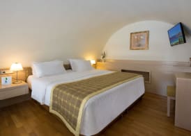 Thalassa Beach Resort & Spa (Adults Only) 5