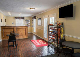 Econo Lodge Crystal Coast 2