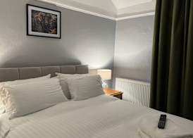 The George Hotel 4