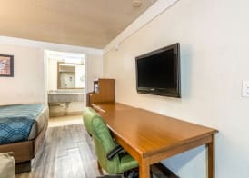 Econo Lodge Gastonia North 5
