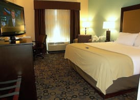 Holiday Inn Express & Suites CLEVELAND NORTHWEST by IHG 3
