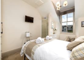 2 Cambridge Villas B & B 5