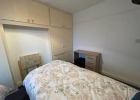3-Bed House - Sleeps 5 with Free Parking 4