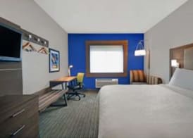 Holiday Inn Express & Suites DETROIT - DEARBORN by IHG 2