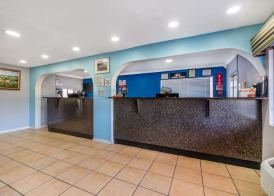 Econo Lodge Inn & Suites Virginia Beach - Norfolk 4