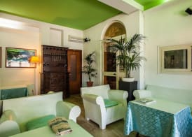 Hotel Villarosa con Vespa Rent 3