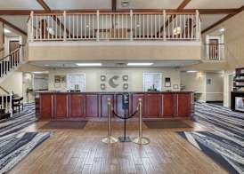 Comfort Suites Appleton Airport 4