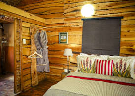 Riverside Guest Lodge 4