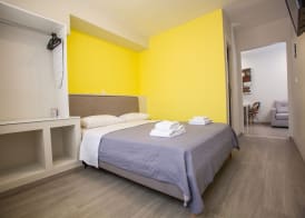 Raise Boutique Rooms in the Center of Athens 4