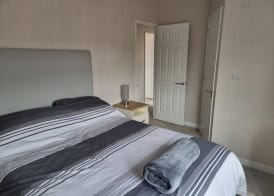 Pet Friendly 2-bed Luxury Lodge in Routh w/ Hottub 4