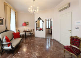 Porta Di Mezzo Luxury Suites & Rooms 5
