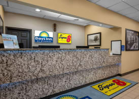 Super 8 by Wyndham Perrysburg-Toledo 2