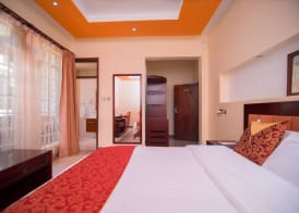 Falcon Heights Hotel 5
