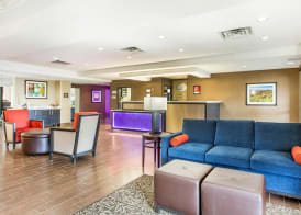 Comfort Suites Clinton near Presbyterian College 3