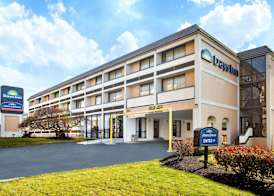 Days Inn by Wyndham College Park 4
