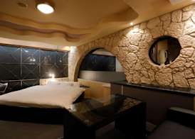 HOTEL ROYALTON 5