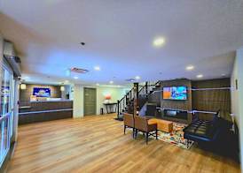 Radiant Inn and Suites 2