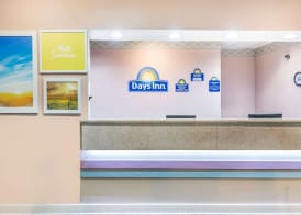Days Inn by Wyndham Walterboro 3