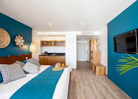 Orient Beach Hotel 4