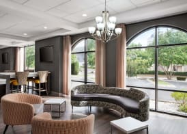 Days Inn & Suites by Wyndham Murfreesboro 2