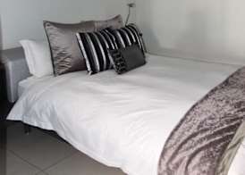 The Nicol Hotel and Apartments 5