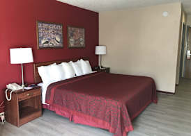 Days Inn by Wyndham Hillsboro 5