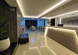 Loyds Hotel 2