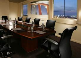 Premier Inn Dubai International Airport - An Emirates Group Company 3