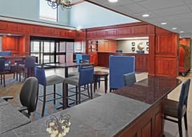 Comfort Suites Outlet Center 3