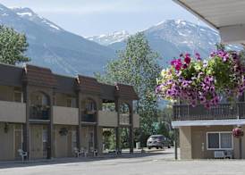 Maligne Lodge 3