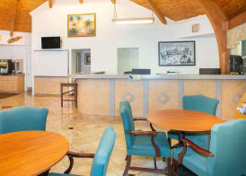 Super 8 by Wyndham North Palm Beach 3