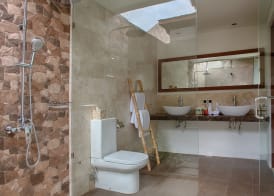 Anusara Luxury Villas 4